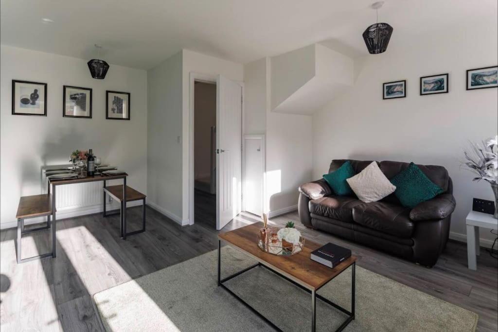 Luxury 3-Bedroom, 2-Bathroom Home Sleeps 7 People Λίβερπουλ Εξωτερικό φωτογραφία