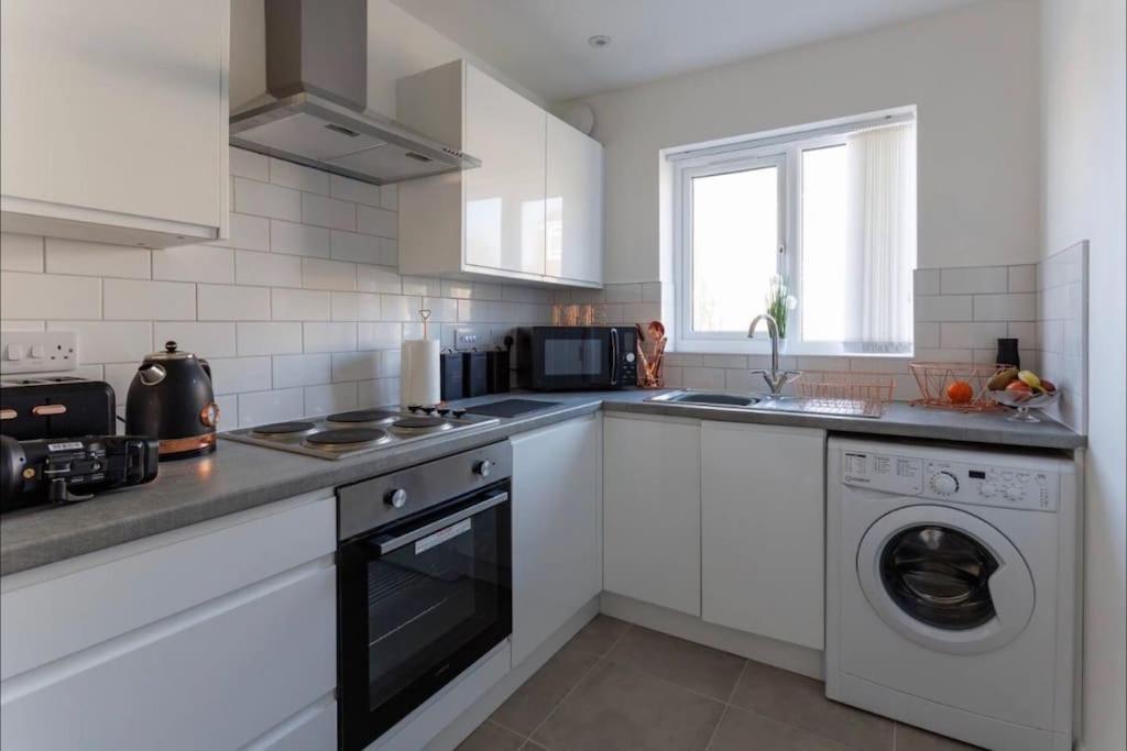 Luxury 3-Bedroom, 2-Bathroom Home Sleeps 7 People Λίβερπουλ Εξωτερικό φωτογραφία
